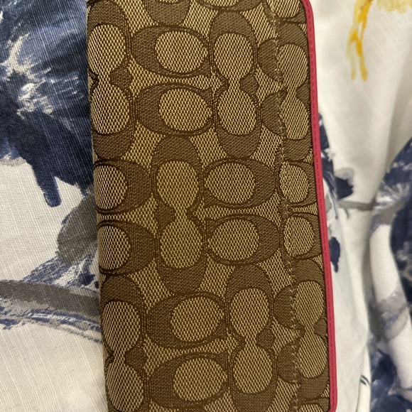 Coach Signature Long Zip Wallet with Strap
STYLE C4452 - Picture 2 of 7